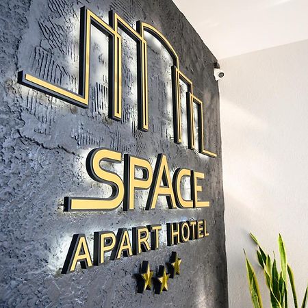 Space Apart Hotel Lutsk Eksteriør bilde