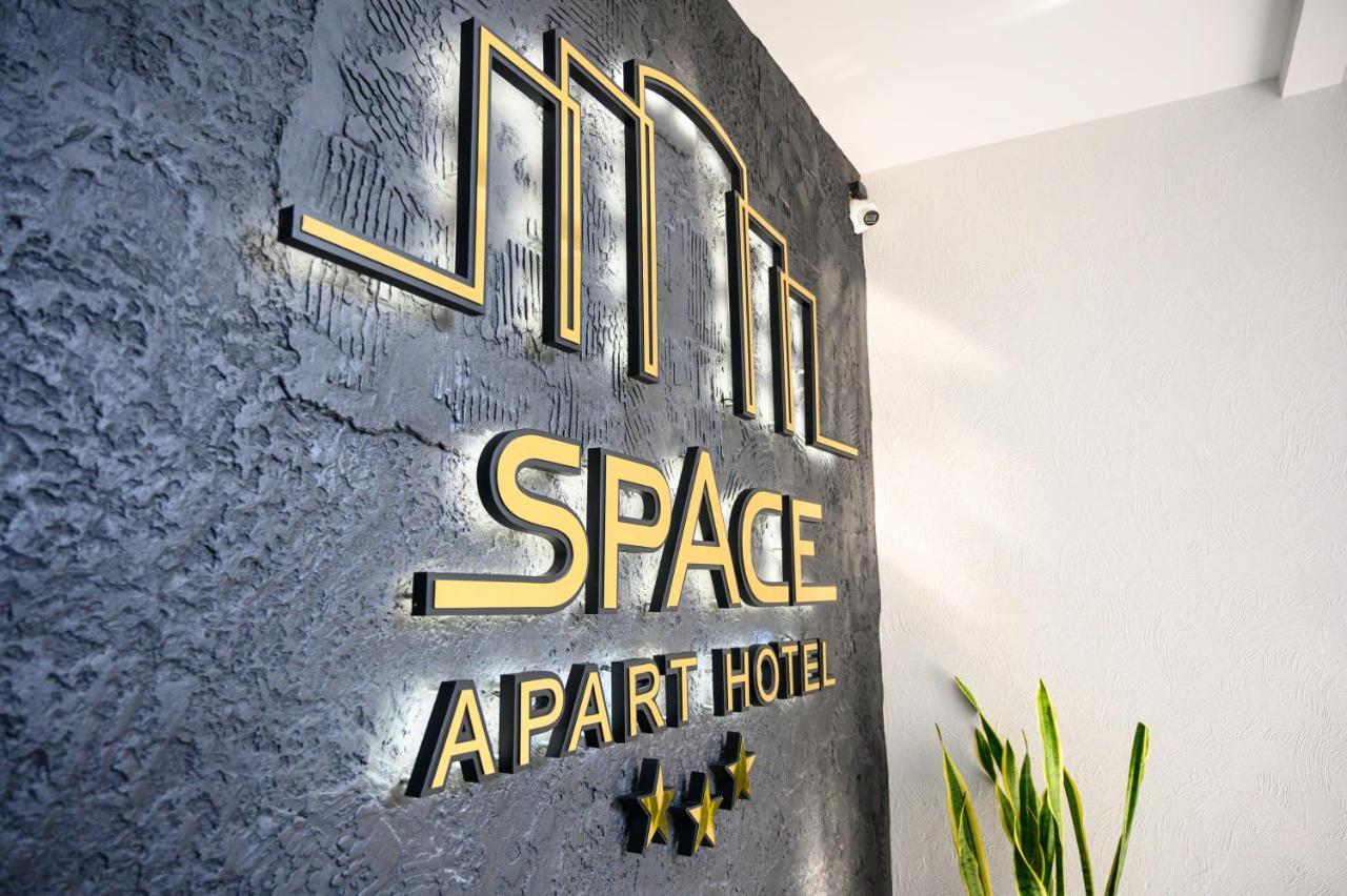 Space Apart Hotel Lutsk Eksteriør bilde