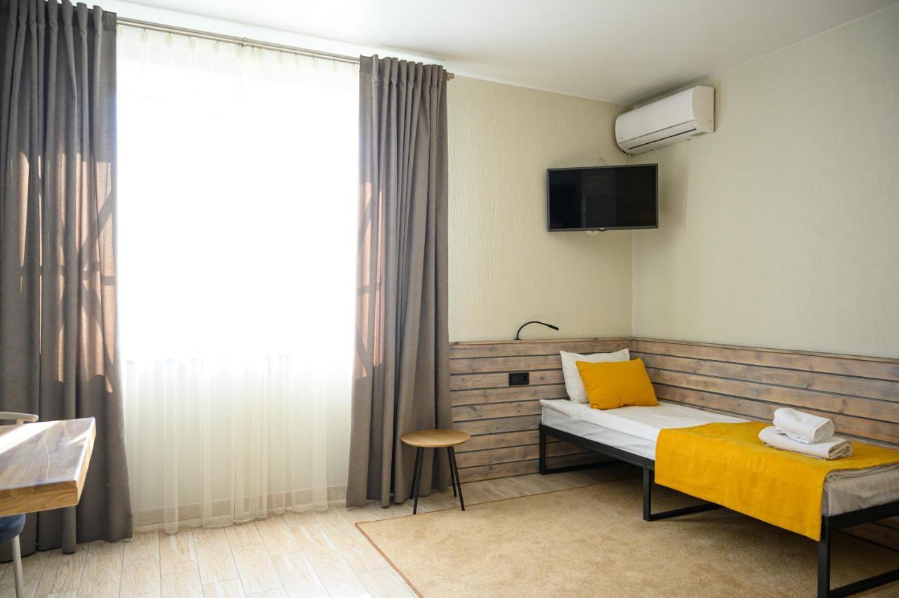 Space Apart Hotel Lutsk Eksteriør bilde